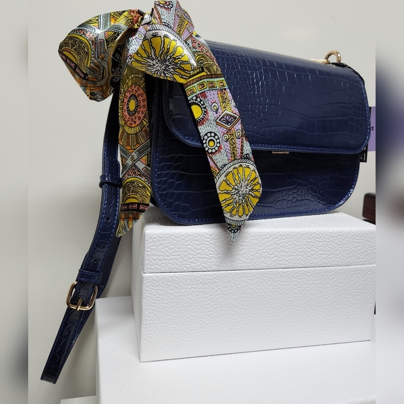 HOUSE OF WANT NYC Fire Saddle Flap Navy Croc Vegan Multistrap Bag NWT - Picture 9 of 16